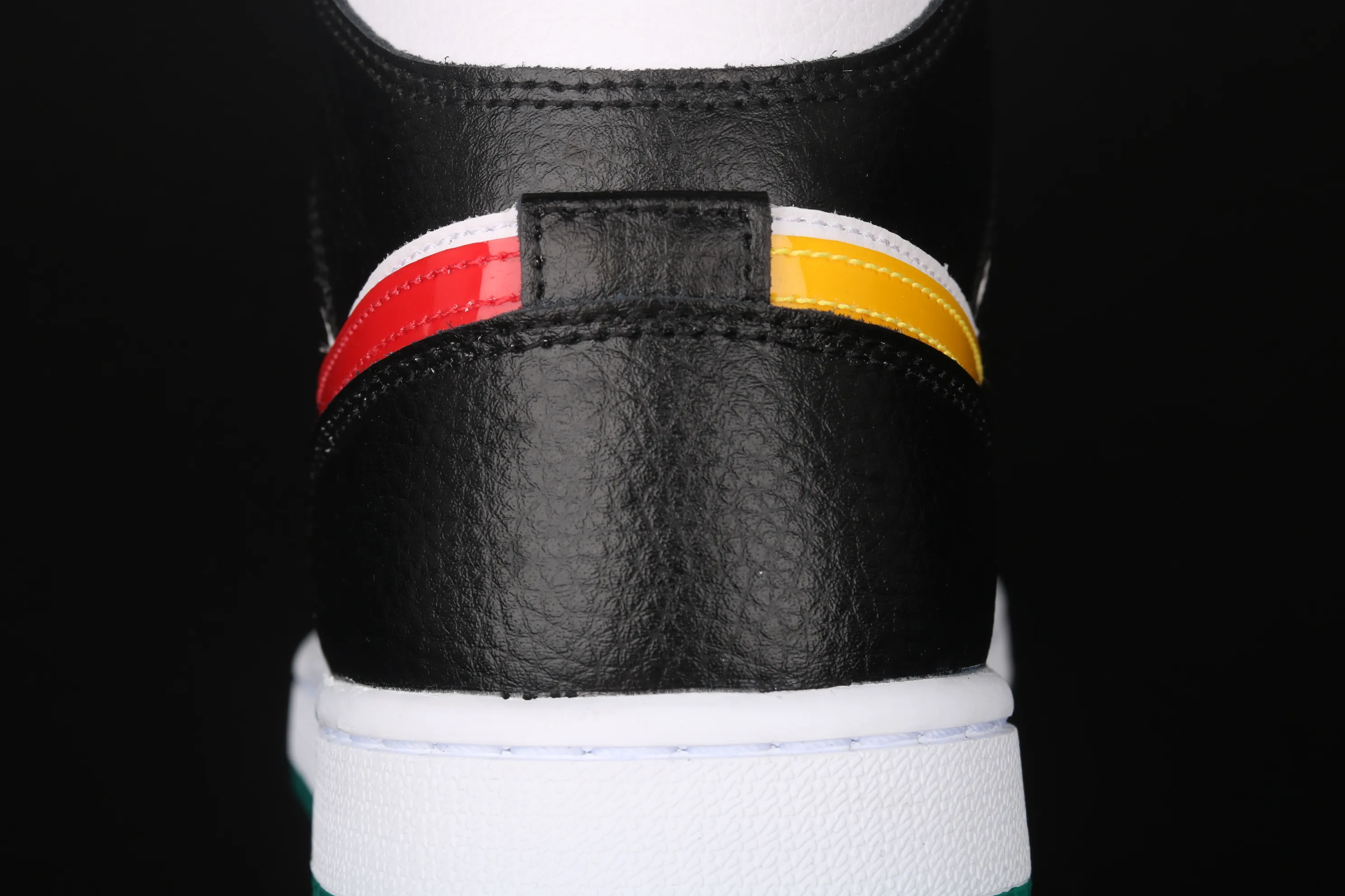 All categories Air Jordan Jordan series basketball shoes Air Jordan 1 Mid Air Jordan 1 Mid AJ1 Joe 1 red and yellow color hook Yuanyang mid-top basketball shoes BQ6472-063
